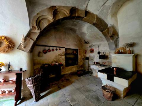 Beispiel einer Küche im Keller einer Burg